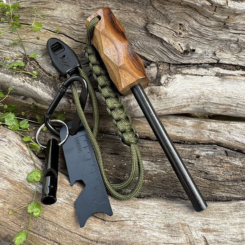 新しい屋外用フリントファイヤースターター、木製ハンドル付きイ - Magnesium Fire Starter のレビューと価格